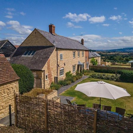 Beautiful Cotswold Farmhouse With Hot Tub แมนเชสเตอร์ ภายนอก รูปภาพ