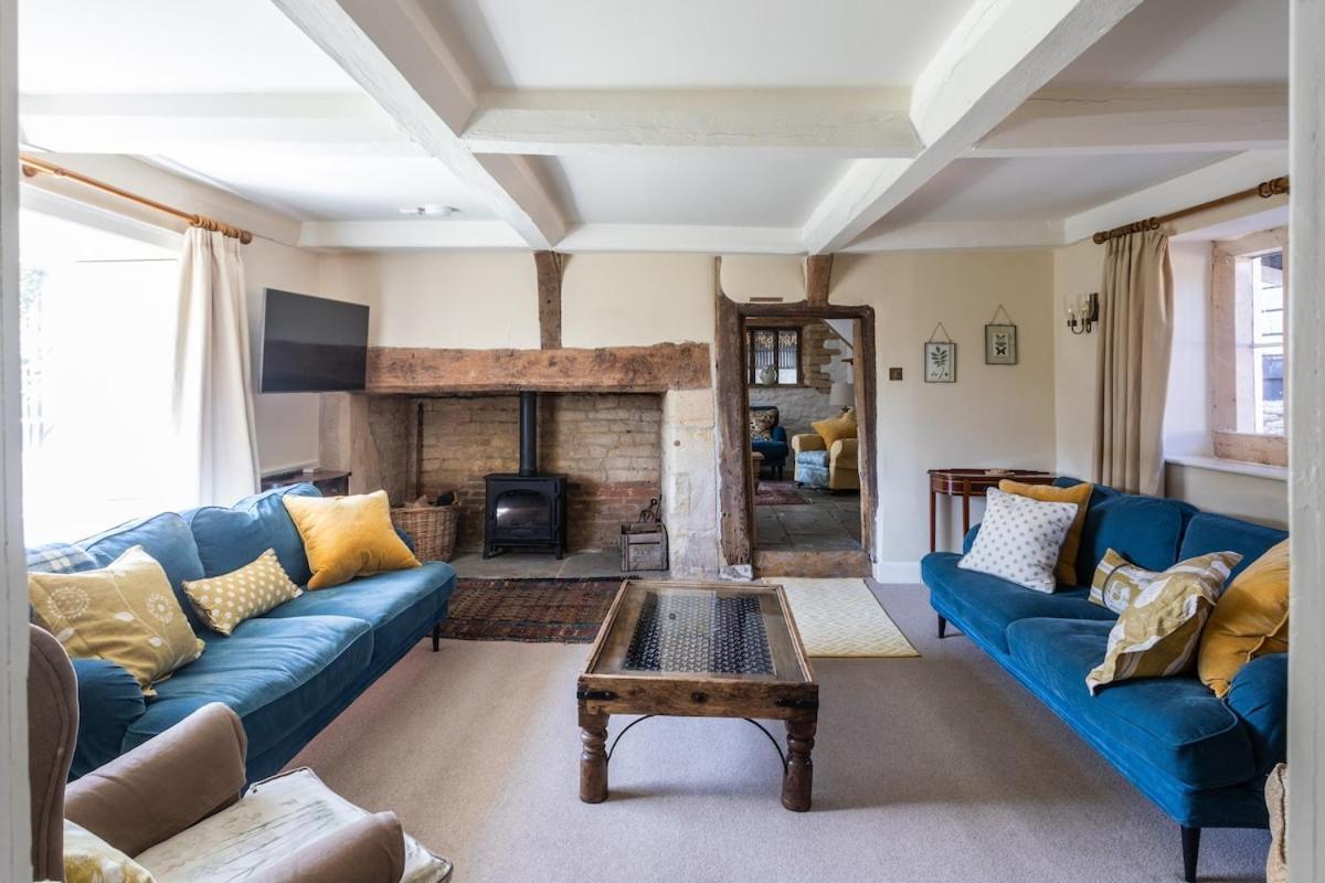 Beautiful Cotswold Farmhouse With Hot Tub แมนเชสเตอร์ ภายนอก รูปภาพ